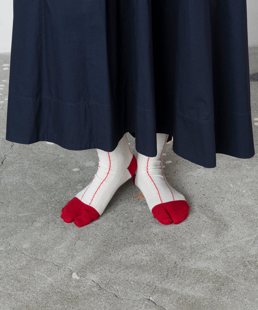 Tricote Lace Pattern Tabi Socks Red - OKURA
