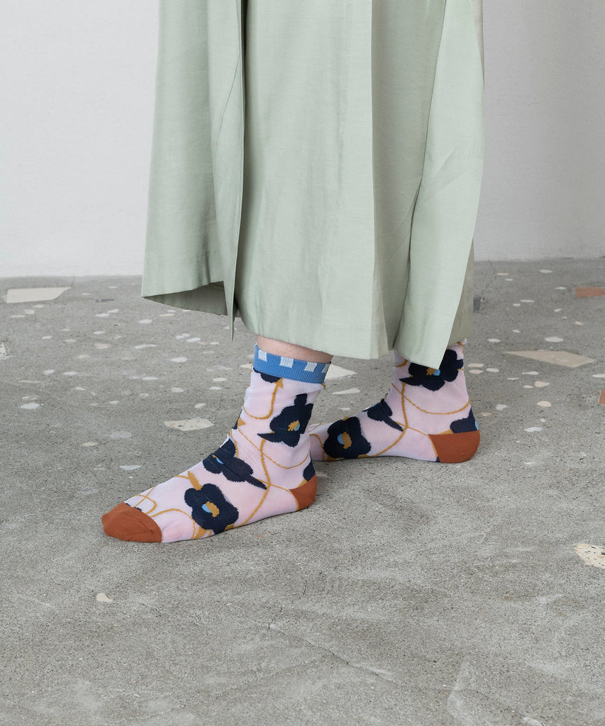 Tricote Camellia Socks L.Gray - OKURA