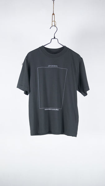 Blurhms Jd Unknown Pleasures Square Standard Inkblack - OKURA