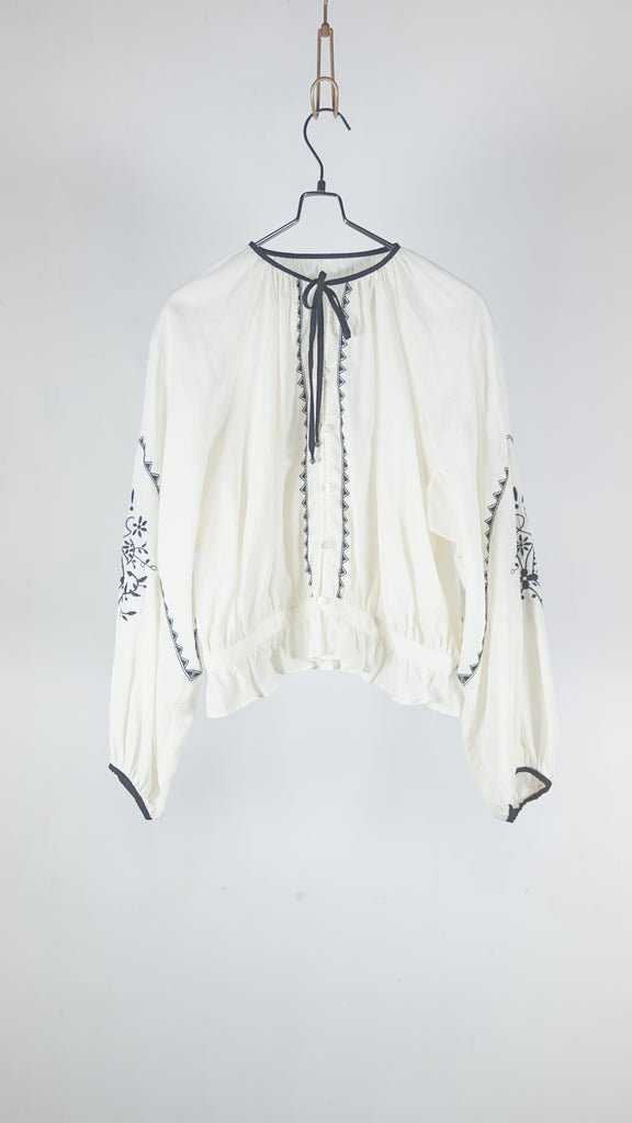 Shinzone Embroidered Blouse Ecru - OKURA