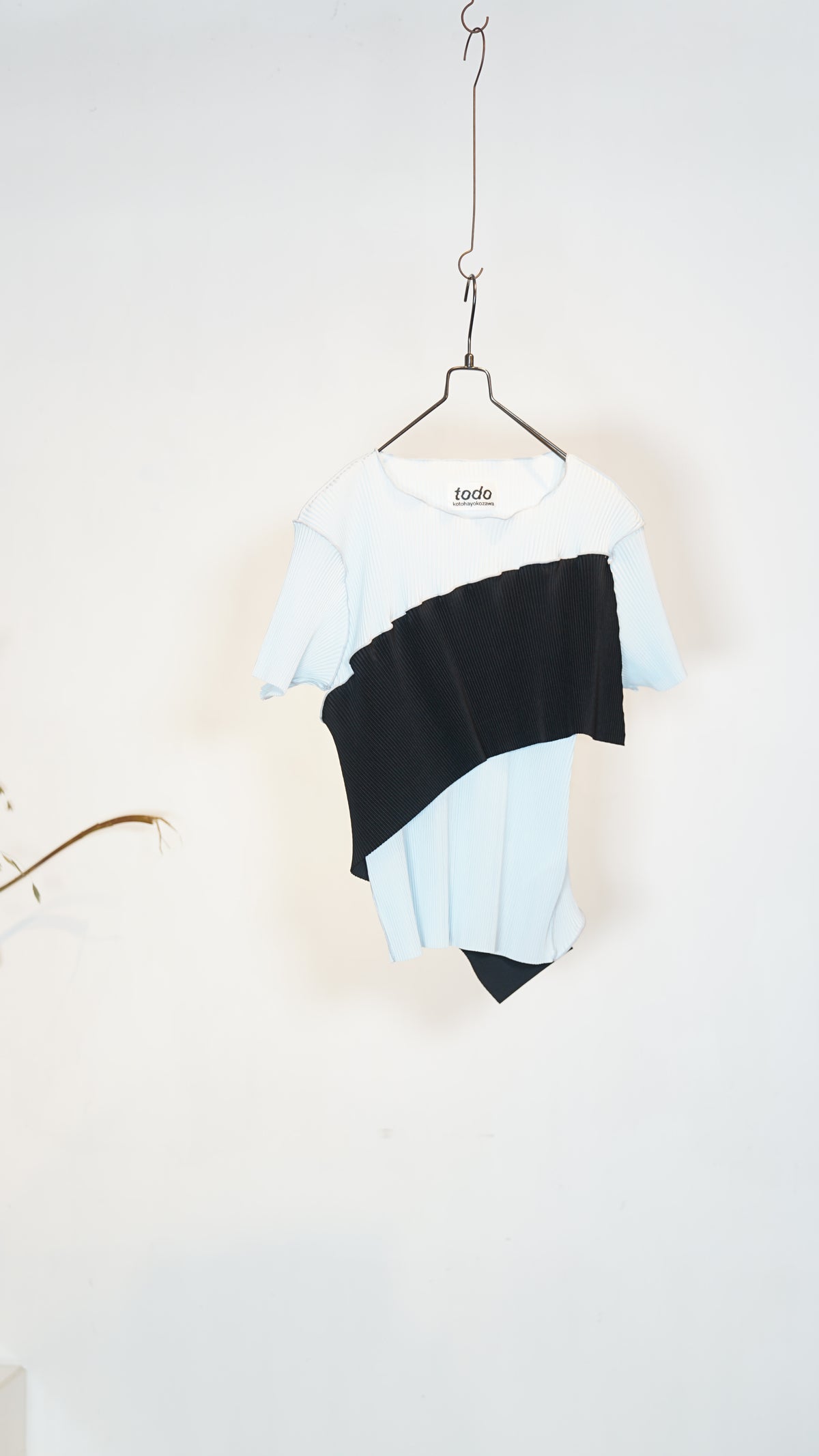 トップス todo kotohayokozawa SPIRAL WAVE Kotohayokozawa Todo Spiral Wave Short Sleeve Top Lt.Blue – OKURA