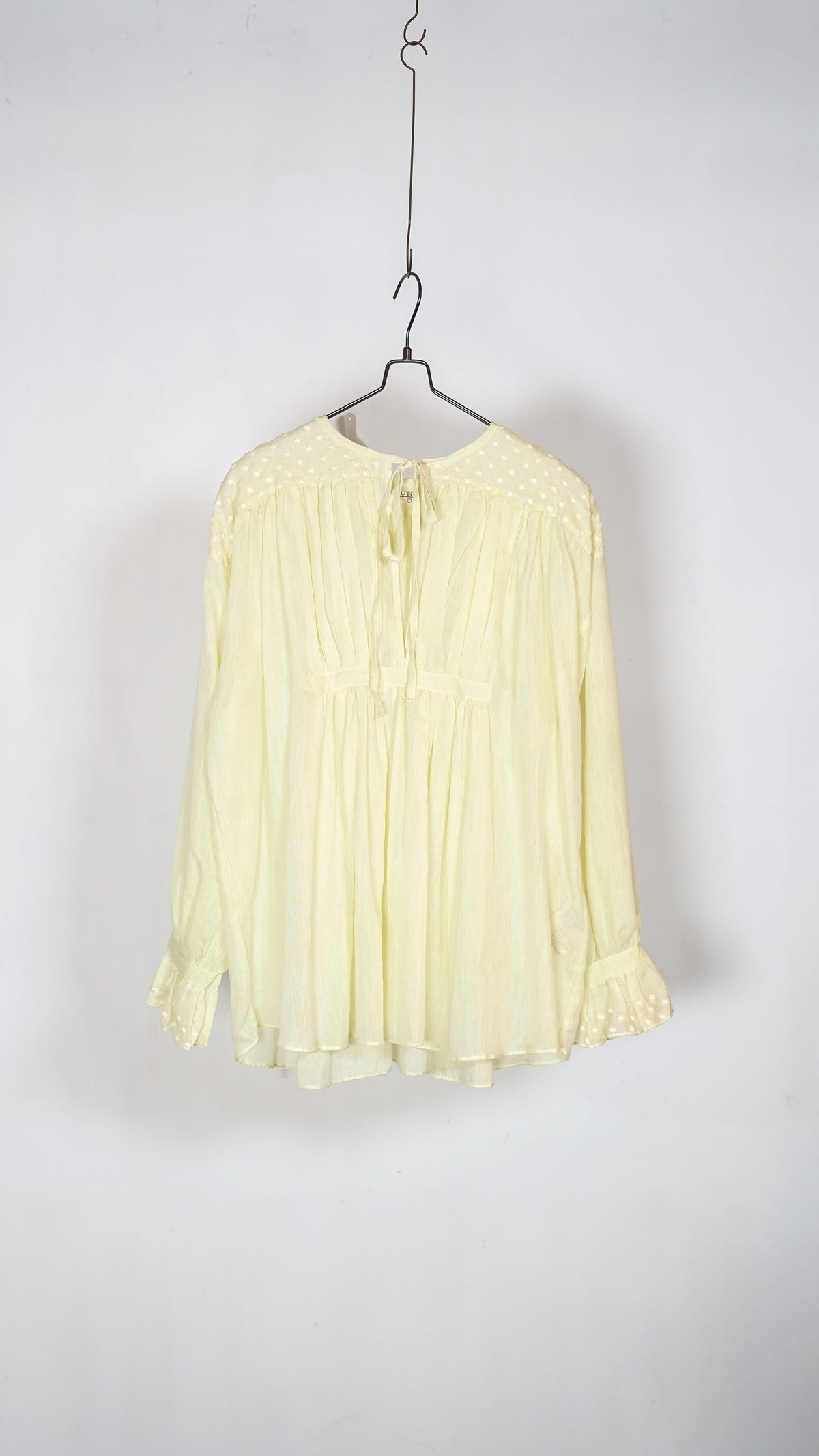 トップス BUNON Cotton Silk Khadi Gather Blouse Bunon Embroidery Ribbon Gather Blouse - Khadi Cotton Silk