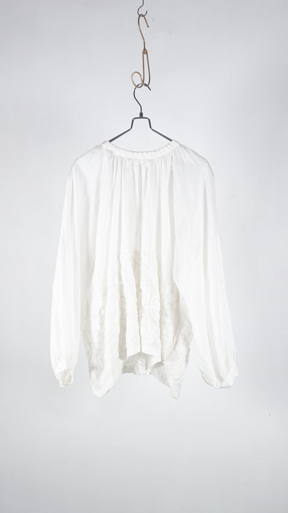 Bunon Flower Ribbon Blouse - Khadi Cotton Silk Flower Embroidery B.White - OKURA