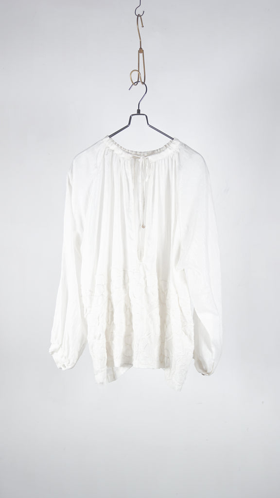 Bunon Flower Ribbon Blouse - Khadi Cotton Silk Flower Embroidery B.White - OKURA
