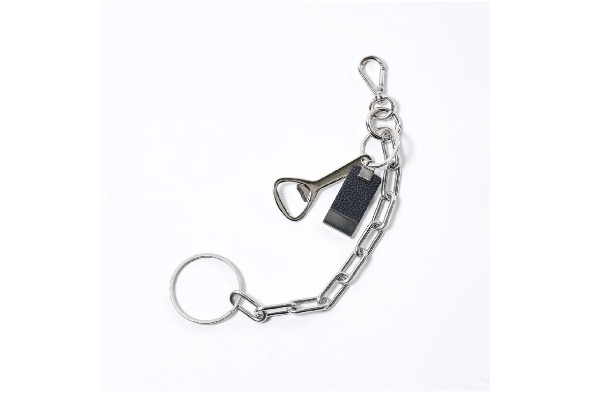 Itti Cristy Police Chain Charm / Diplofjord Black – OKURA