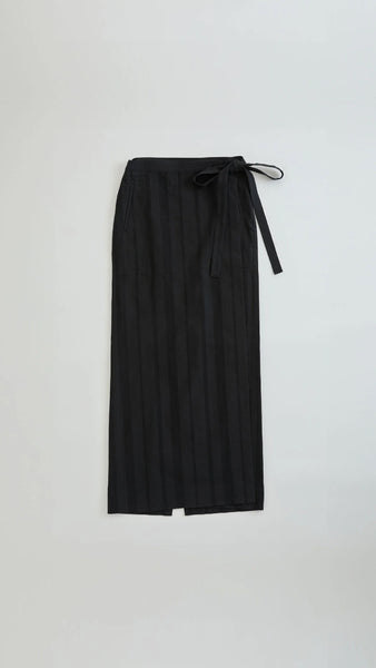 Shinzone Linen Striped Weap Skirt Black - OKURA