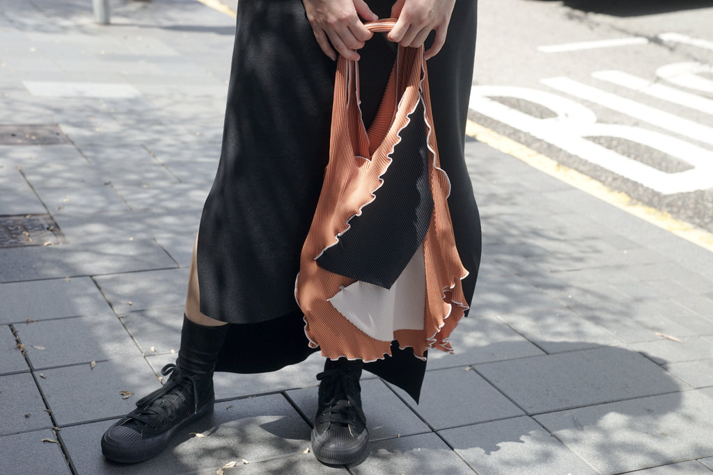 Todo Kotohayokozawa Regular Pleats Tote Bag Orange – OKURA