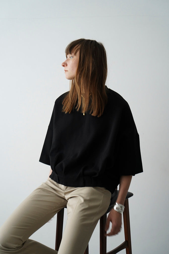Clane Tuck Hem Compact Tops Black – OKURA